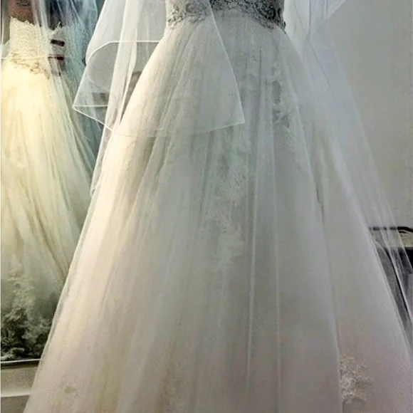 New (Never Worn) Enzoani- Ghislaine Designer Wedding Dress